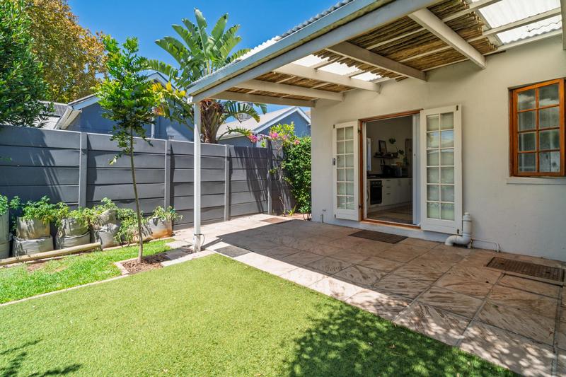 2 Bedroom Property for Sale in Harfield Village Western Cape